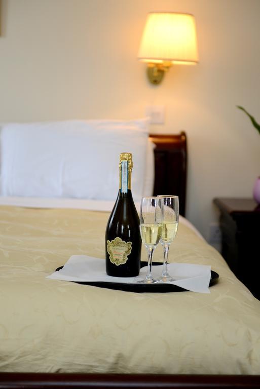Ashbrook Arms Townhouse And Restaurant Hotell Durrow Rom bilde